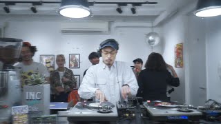 OLD SCHOOL HIPHOP MIX \/ VINYL ONLY \/ DJ DAH-ISHI \/ by MUSIC LOUNGE STRUT at Koenji, Tokyo