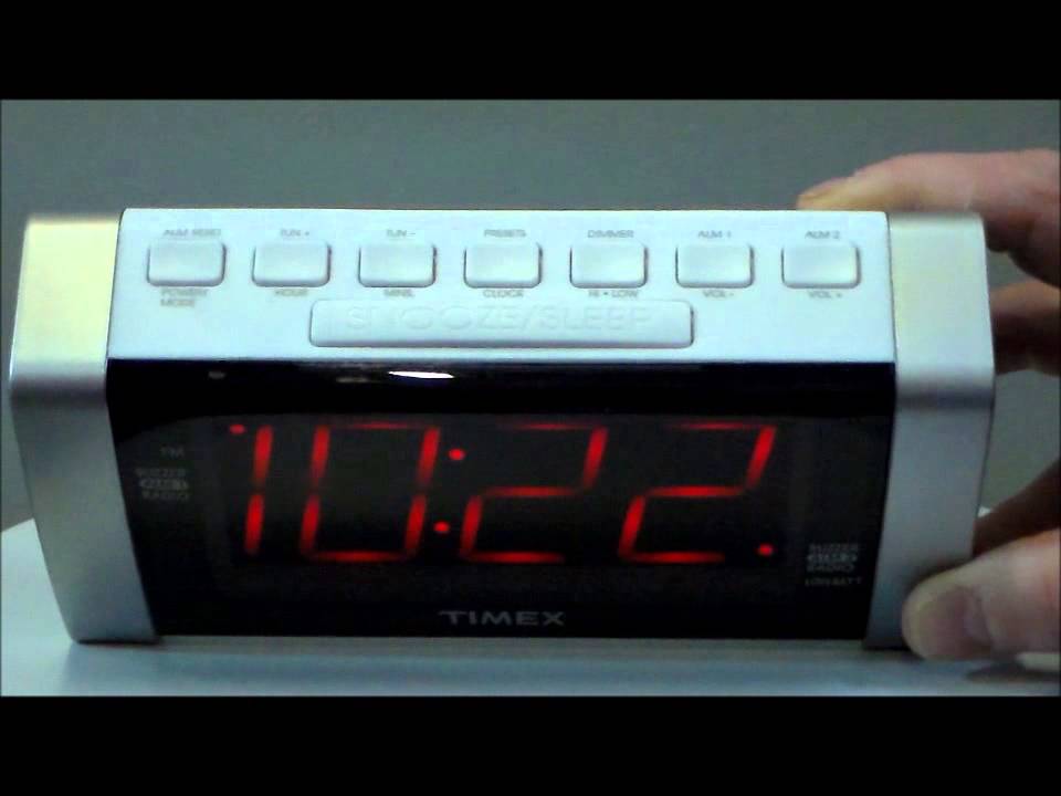 Timex T235W Am/Fm Dual Alarm Clock Radio W/Digital Tuning
