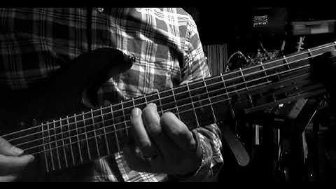 Odd Time Signatures - 8 String Ambient Guitar - multiple meters with the Chordinero Capo