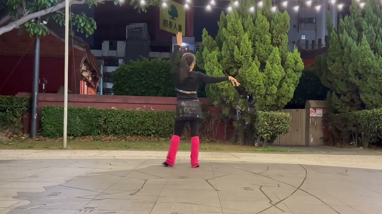 曲名：Tinh Latin Say Dam 熱情似火的拉丁之愛（倫巴+森巴）   #吳麗媚老師原創編舞＆背面示範       #感謝陳鈺如拍攝