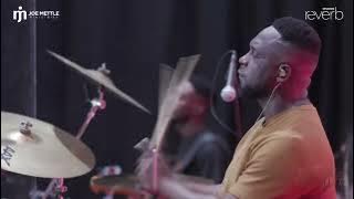 Joe Mettle sings Yehowa Ye Kronkron @ Intimate Worship Sessions II