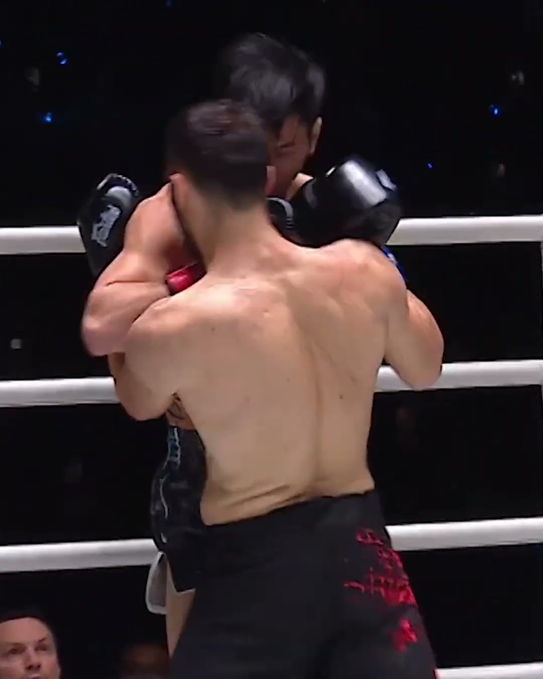 Tawanchai knows how to stop a show ?