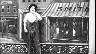 CARLITOS NA CONTRARREGRA - Charles Chaplin