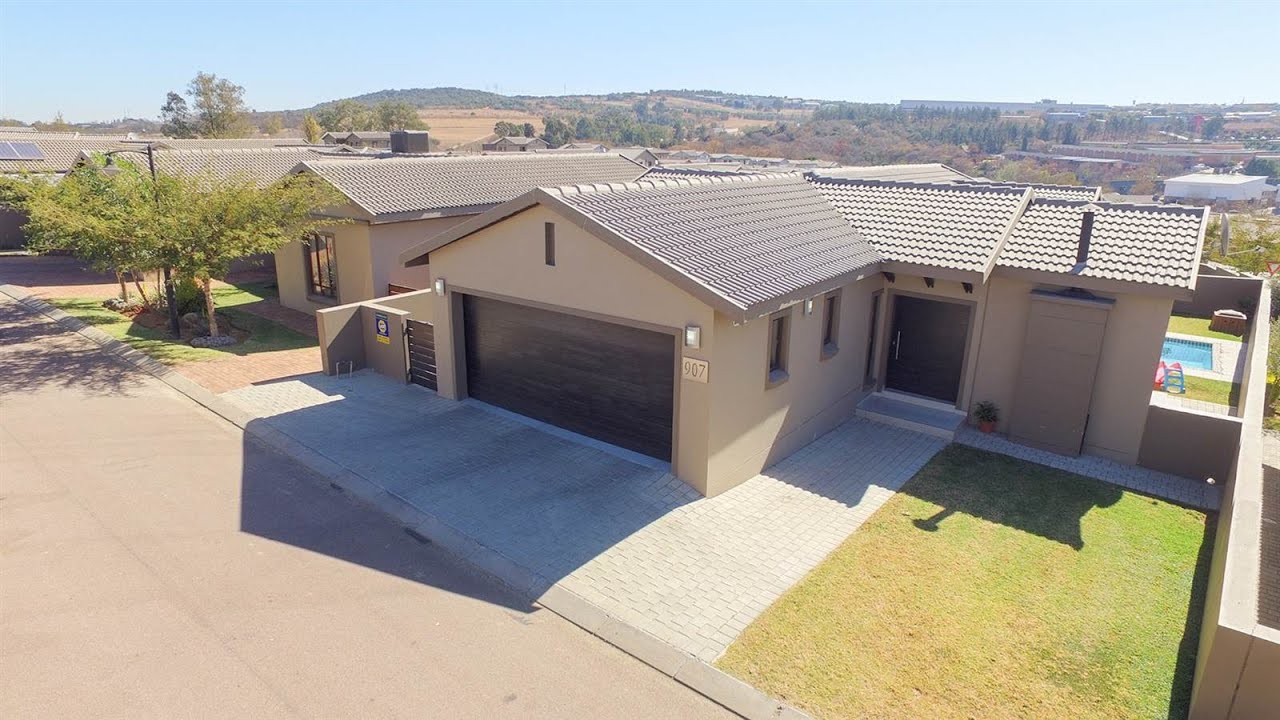 3 Bed Townhouse for sale in Gauteng | Midrand | Barbeque Downs |