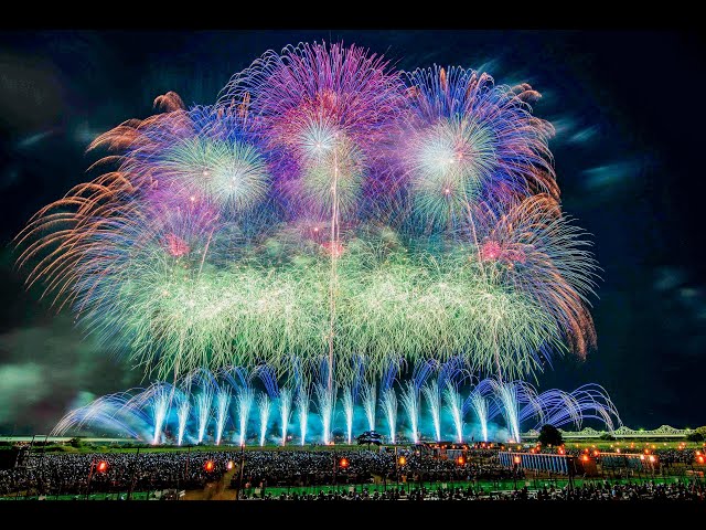 長岡花火 街中から見る長岡花火🎇 . . . Location: Niigata, Japan Date