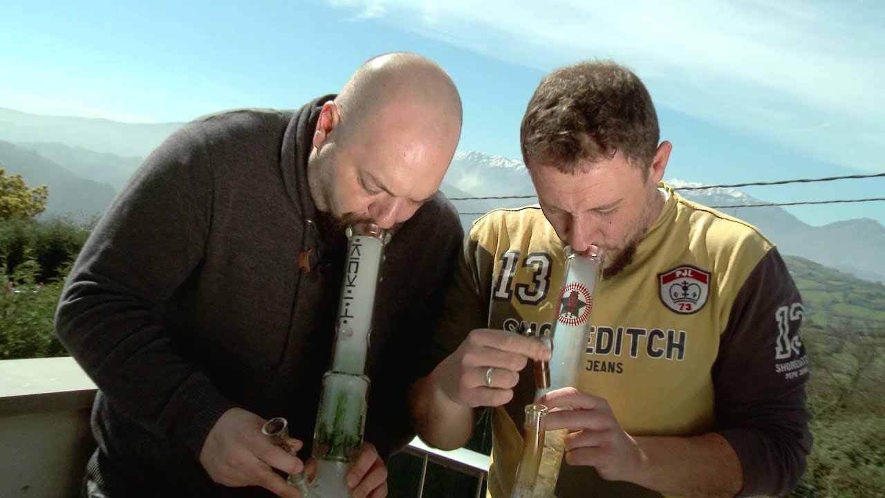 Beastie Boys - KICK-IT Bongs (Joke Clip)