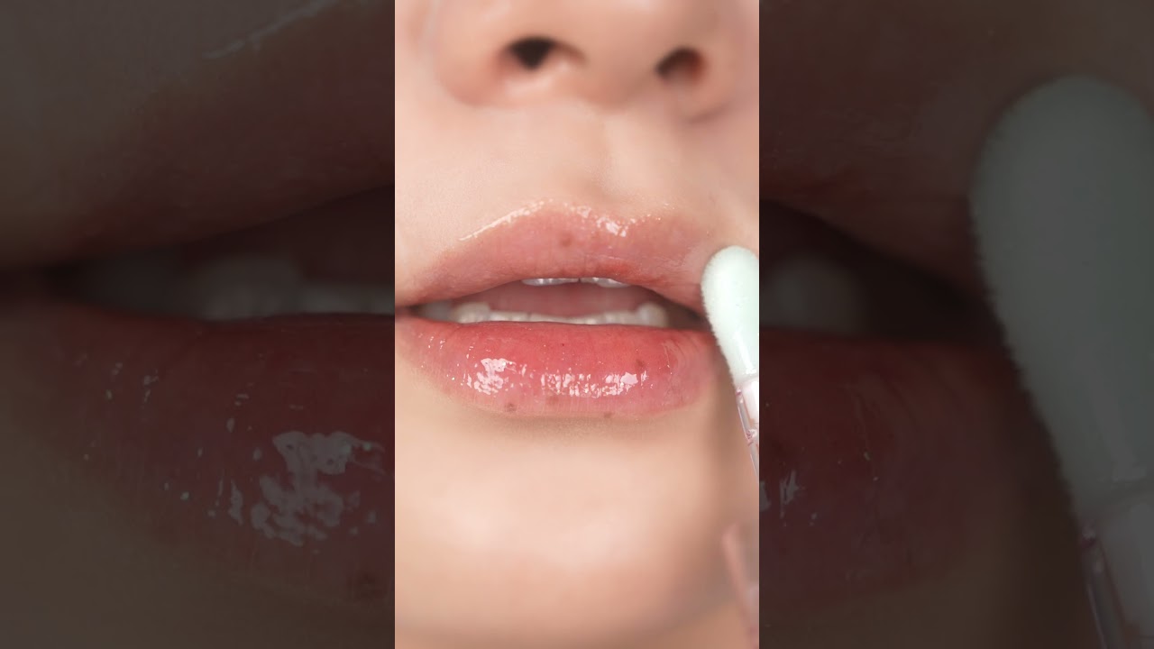 How to use 'Herg Lip Oil Duo - Sunset Squeeze + Tropical Frost'