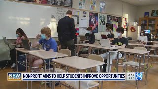 GVSU alumni help students afford extracurriculars