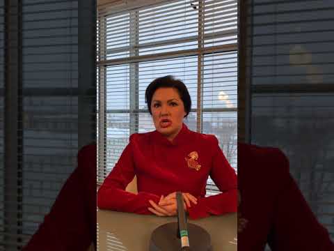 Phenomenal Anna Netrebko shows how it is going with her warm ups ...