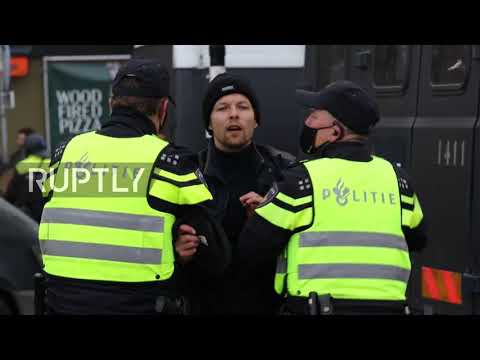 Netherlands: Police use water cannon to disperse COVID protest in Amsterdam