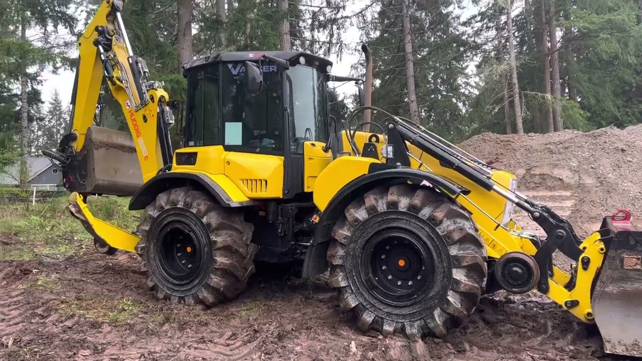 Modern machinery walk around huddig