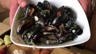 Mule W Białym Winie Z Daktylami