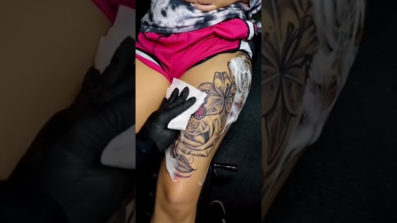 Best Thigh Tattoo 😍 @another_tattoo 