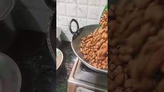 ಹಸಿ ಕಡಲೆ ಕಾಯಿ ಉರಿದು ತಿಂದರೆ ತುಂಬಾ ಟೇಸ್ಟಿ ಆಗಿರುತ್ತೆ