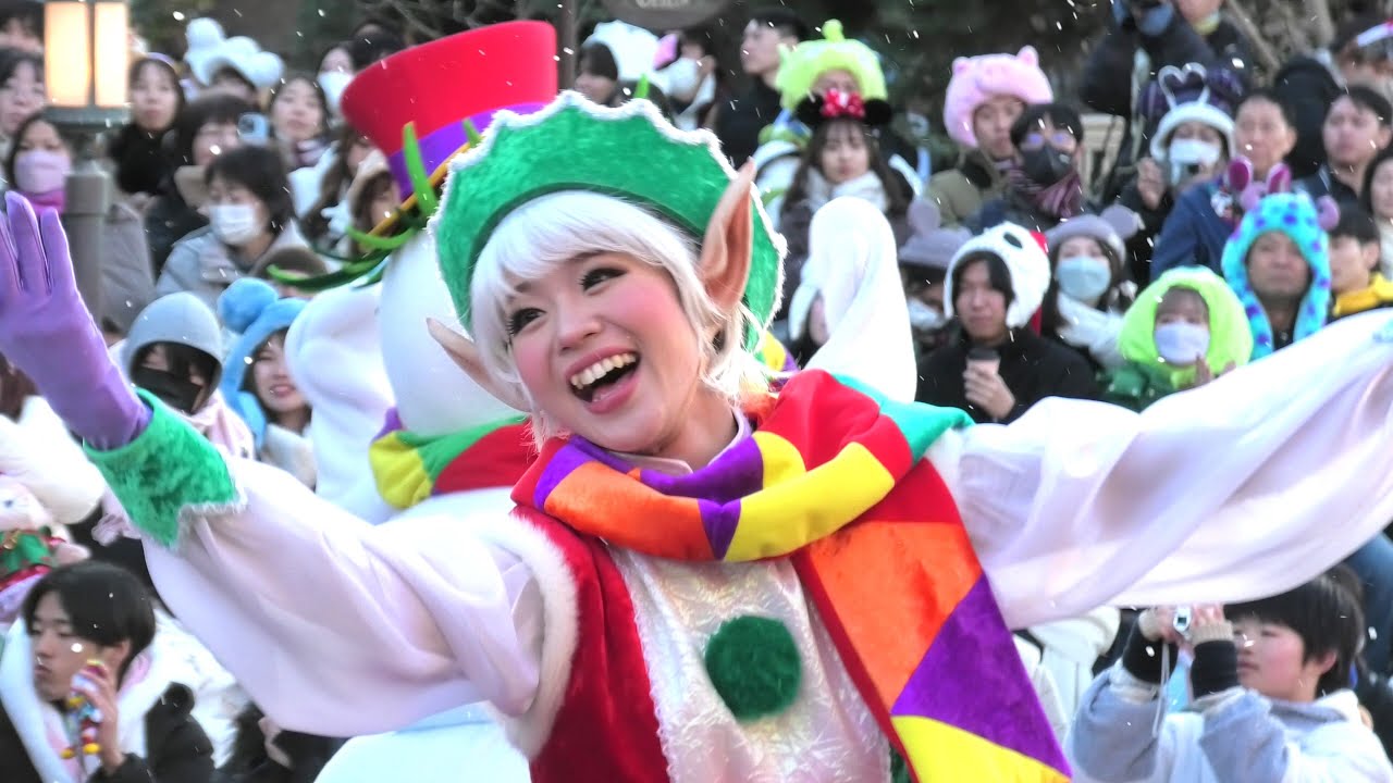 TDL ディズニー・クリスマス・ストーリーズ2023.12.24　ホースシュー前ポジでリアルフェアリーダさんを神ダさん専用撮影モードで参拝！（失神）。通常撮影モードも同時撮影してますのでご案内編