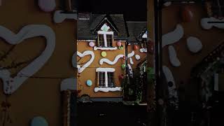 Incr-edible Christmas gingerbread house projection ✨