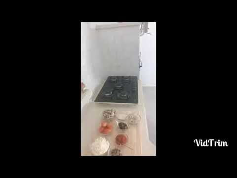 מאפה שמרים במילוי גבינה ותוספות .קיפול בצק יפה .תומר תומס