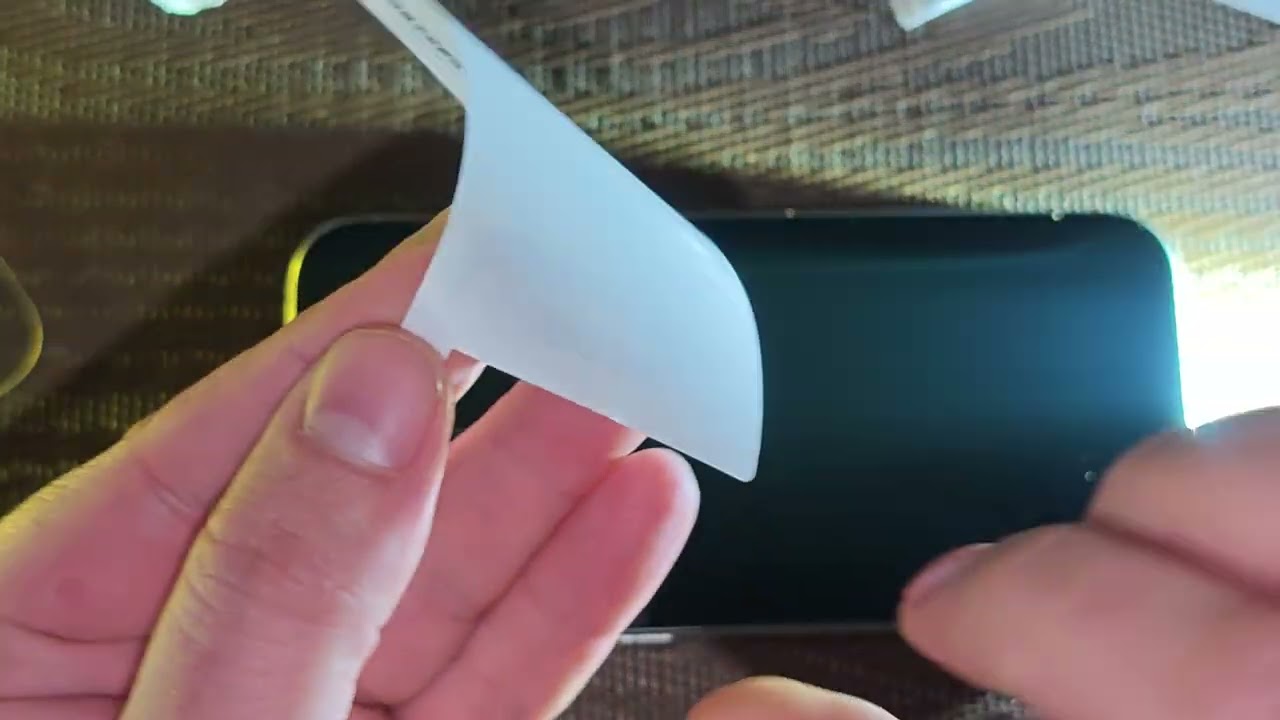 Поклейка стекла smart devil на iPhone 16 pro max 