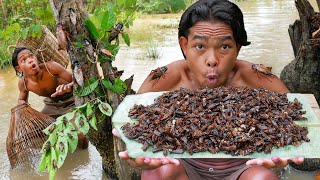 Find crickets on the tree and grilled for food - Cooking crickets eating delicious
