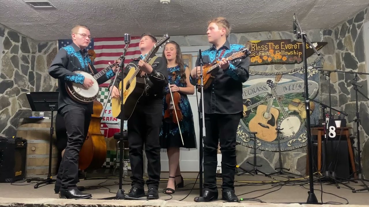 Kentucky Just Us  with "The Crawdad Song" at Everett' Music Barn
