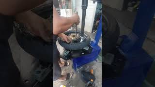 cara buka ban dengan alat tyre changer