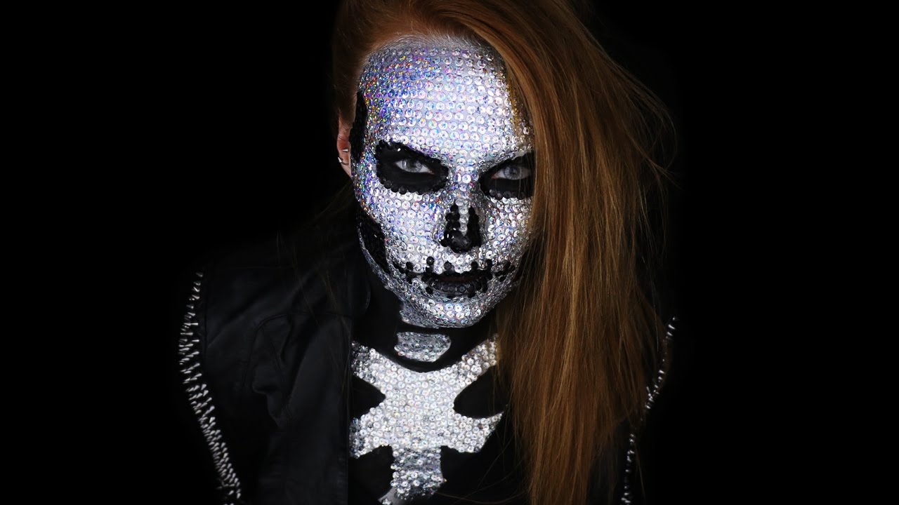 Full Face of OVER 800 Sequins