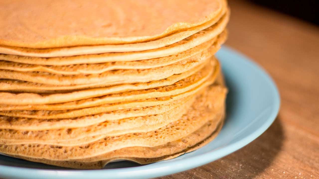 Healthy Vegan Pancakes [tasty & quick] - Easy Pancake Recipe without eggs! | Our Vegan Kitchen 💚