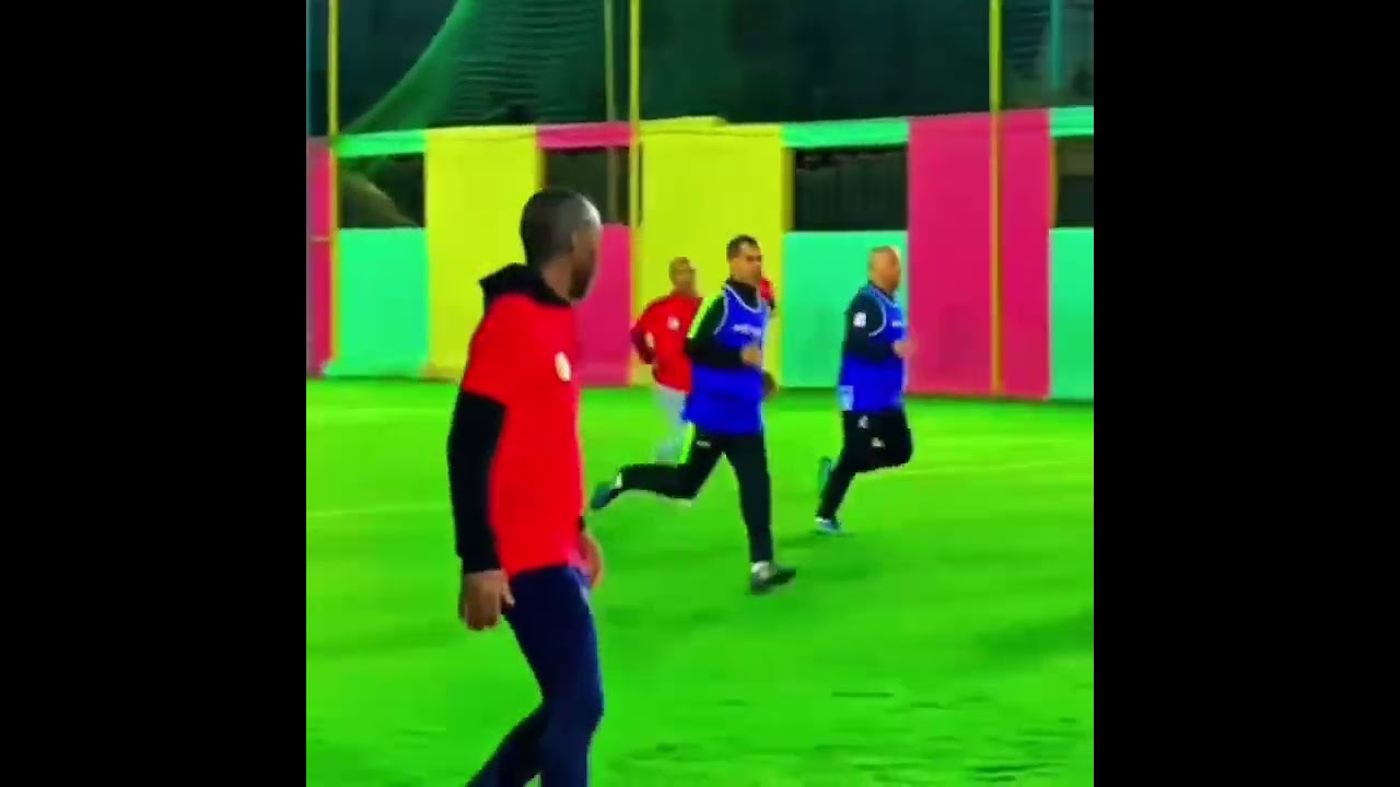 تمتع بفنيات الأسطورة لخضر بلومي بملعب راديوز و كأنه في عشرين من عمره.