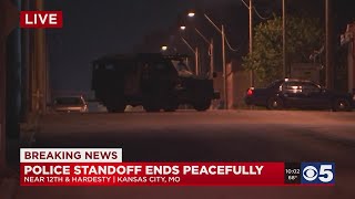 Suspect surrenders to police after kidnapping leads to standoff in Kansas City