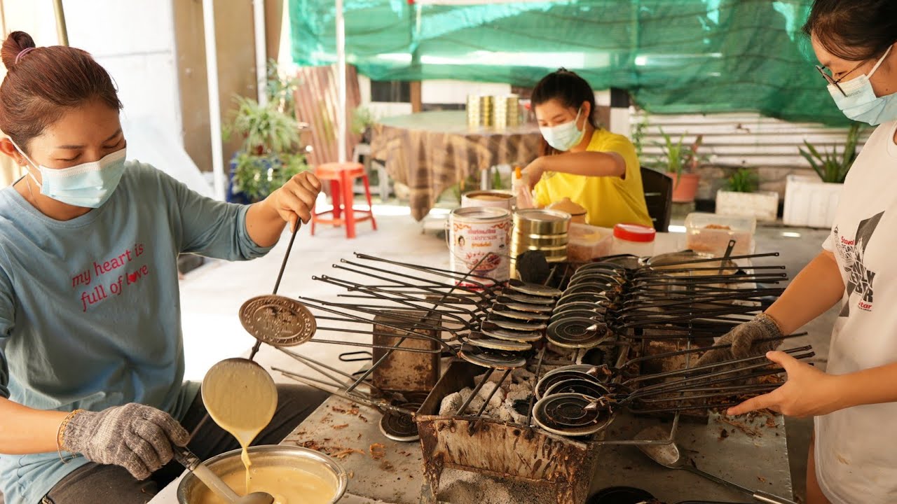 Kuih Kapit by Charcoal Flame Traditional Chinese New Year Egg Rolls in Malaysia 农历新年马来西亚娘惹年饼炭火制作香浓脆口