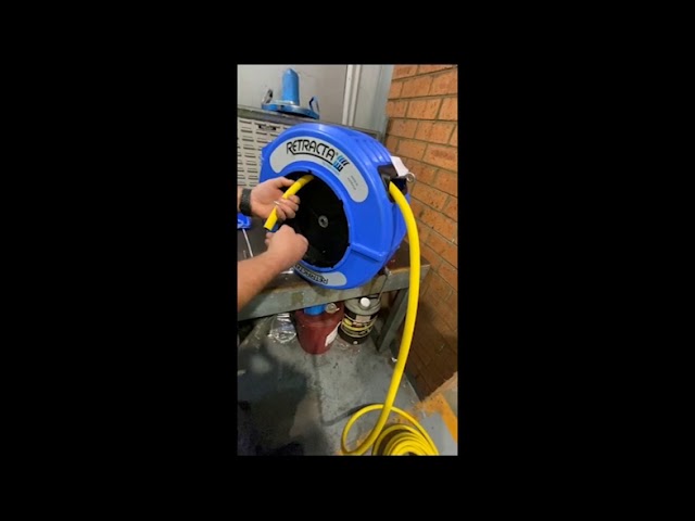 How To: Install hose onto R3 Series Retracta Bare Hose Reel 