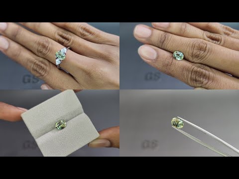 Негретый сапфир Bi-color в огранке овал 1,55 карат, Мадагаскар Видео  № 1