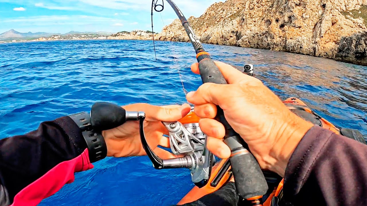 ¡¡PARATEE BESTIAA!! Ala otra vez se repite la "BROMA" (Pesca en kayak)