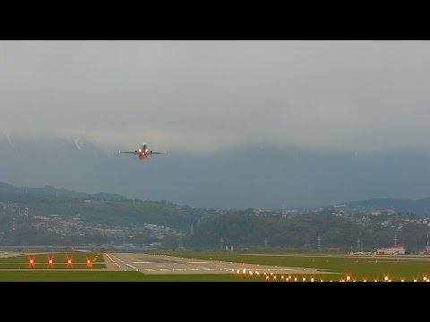 Видео: Аэропорт Адлер. Красивый взлёт самолётов / Adler Airport. Beautiful airplane takeoff
