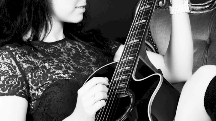 Rachael Bennett - And it's up to me (official track)