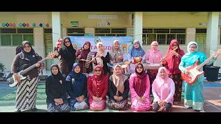 Yang kangen suaranya bu Dinda Al QosiMI nih,..mimin spilkan
