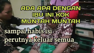 Pijat kepala sampai muntah habis isi perutnya