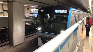 東京メトロ15000形15001編成（トップナンバー・更新車）が発車するシーン