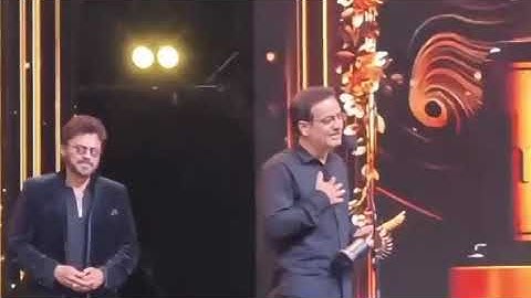 Dr Vikas Divyakirti at IFFA Awards for 12th fail with Shah Rukh Khan