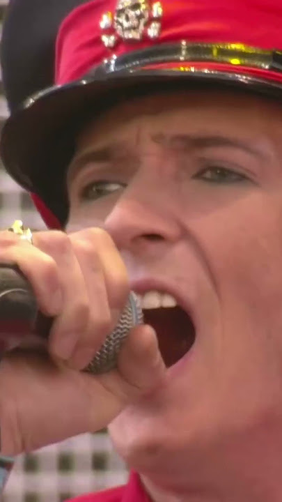 Velvet Revolver performing 'Fall to Pieces' live at Hyde Park.