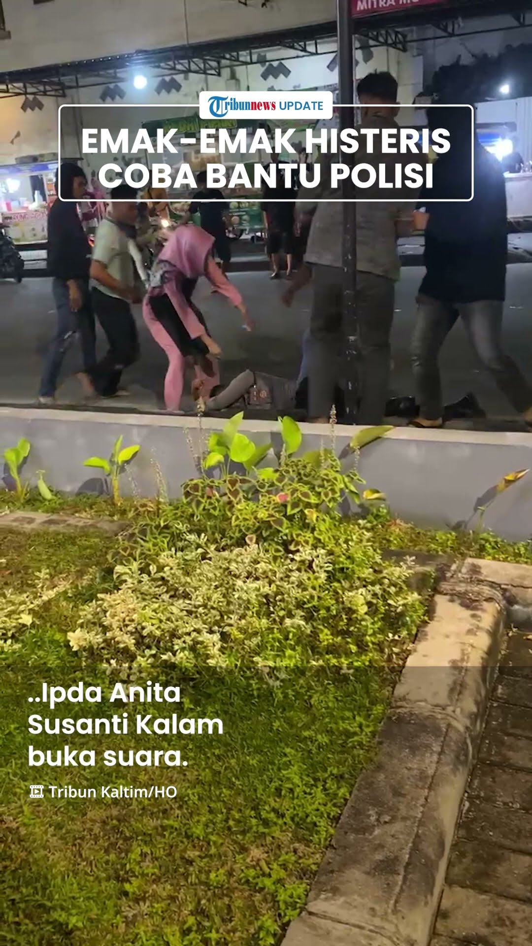 Momen Emak-emak Teriak Histeris Coba Bantu Polisi yang Diinjak-injak Diduga Oknum TNI di Tarakan