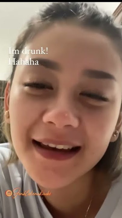 Adella Wulandari Story WA