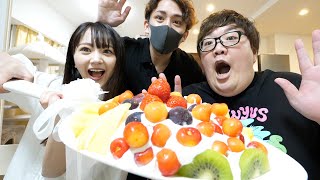 巨大スプーンで大量の生クリームを使ったファーストバイトを食べさせてもらったら、幸せでほっこりした！