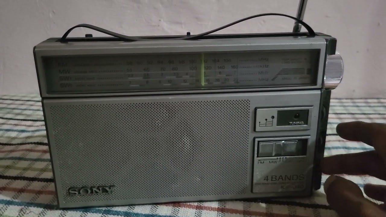 Sony 4 band Radio J 40. made in japan# 9828622958# - YouTube