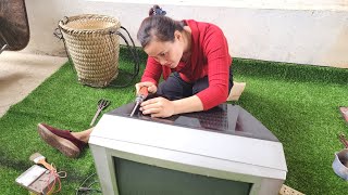 Genius girl repairs and restores the television