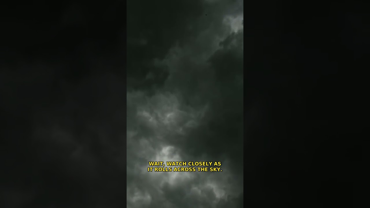 Nobody knows why this cloud looks like a 😱