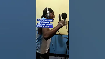 UTACHEKA NYAKABAYA AKIWA STUDIOO Sasafesimwenkitemondsa Comedy Funny Bongoflava Duet Bongom 