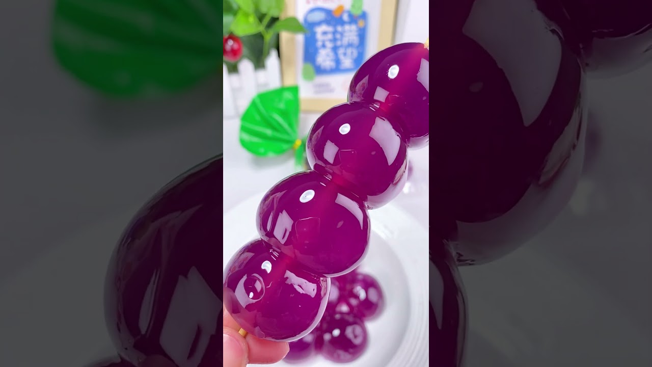 It's like chomping on grapes!  Grape juice burst in the mouth!  # Kyoho Grapes