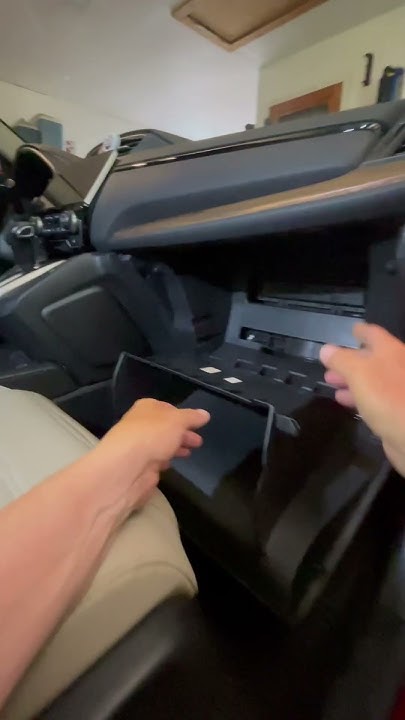 Honda CRV cabin filter replacement - YouTube