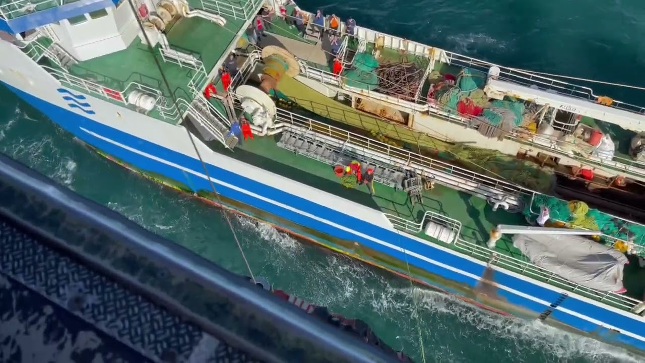 Áhöfnin á TF-EIR sækir slasaðan sjómann í júní 2022